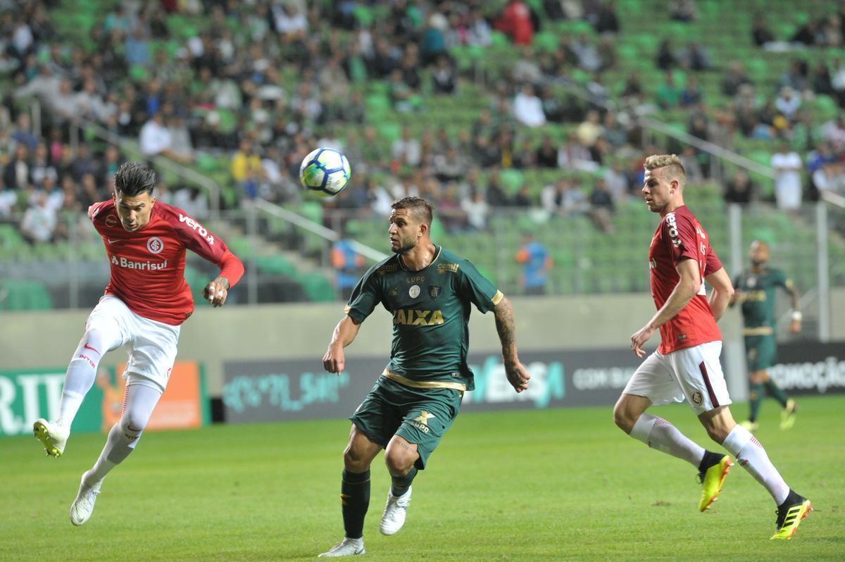 Fotos do jogo entre Amrica e Internacional, no Independncia, pela 15 rodada do Campeonato Brasileiro