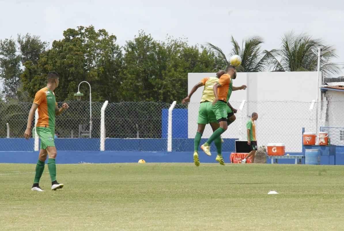 Amrica treina em Macei, no campo do CSA, para enfrentar o Murici-AL, pela Copa do Brasil