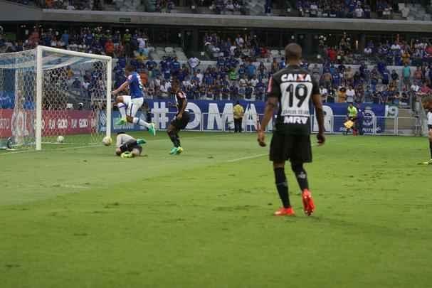 Imagens do segundo tempo do clssico entre Cruzeiro e Atltico, no Mineiro
