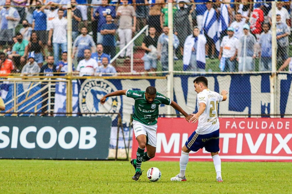 Fotos do jogo entre Caldense e Cruzeiro