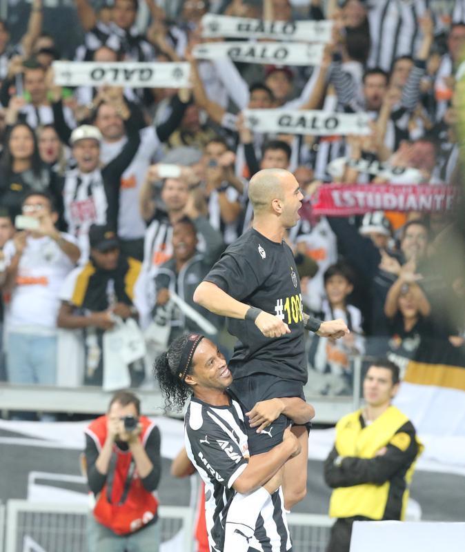 Ronaldinho pode ter feito, contra o Lans, na despedida da Recopa, o seu ltimo jogo pelo Atltico