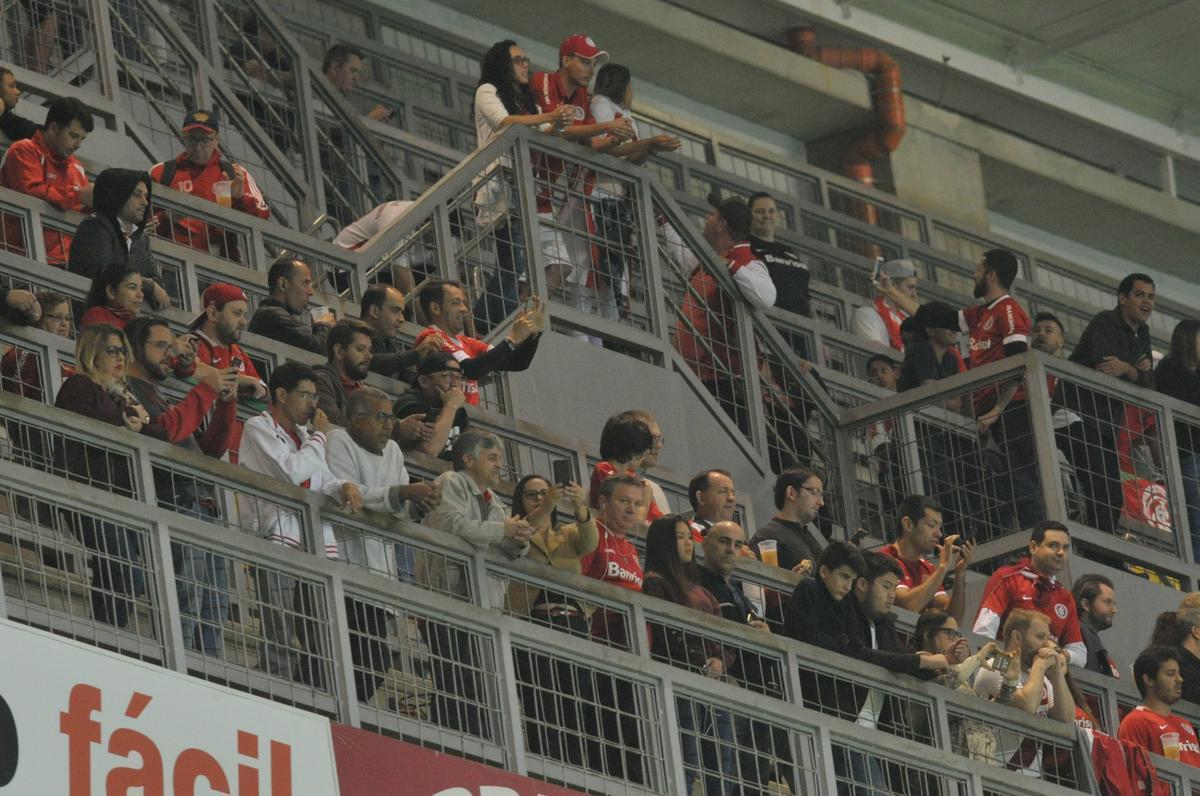 Torcedores do Amrica na partida contra o Internacional, no Independncia, pela 15 rodada do Brasileiro