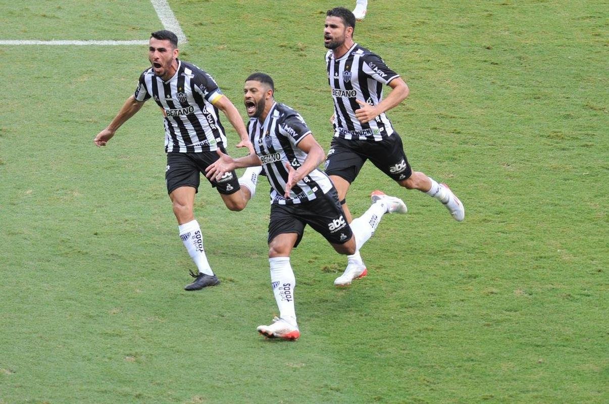 De falta: Hulk marcou golao e virou para o Atltico sobre o Fluminense