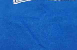 Camisas comemorativas lanadas por marca licenciada pelo Cruzeiro