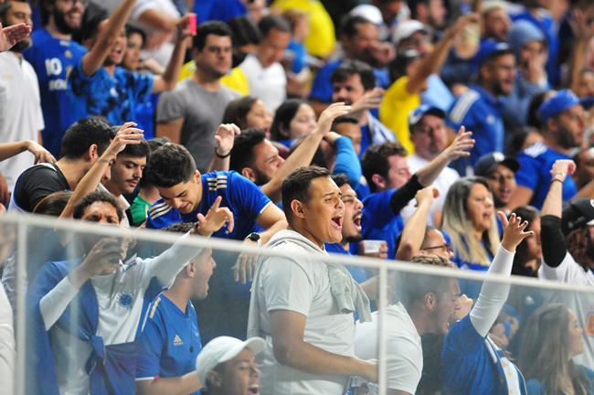 Torcida do Cruzeiro no jogo contra o Nutico, no Independncia, pela 26 rodada da Srie B do Campeonato Brasileiro de 2022