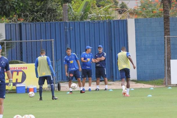 Fotos do treino do Cruzeiro desta quinta-feira, na Toca da Raposa II (crdito: Juarez Rodrigues/EM D.A Press)