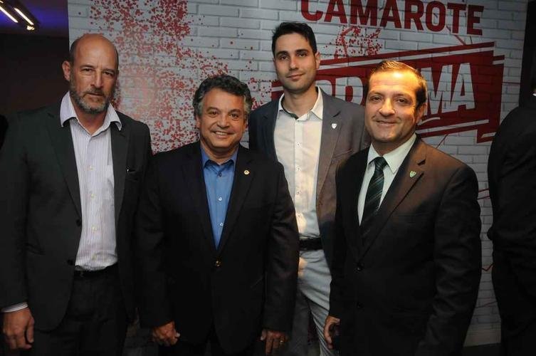 Personalidades na cerimnia do 16 Trofu Tel Santana