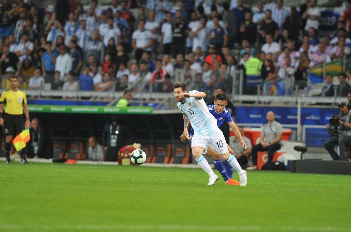 Fotos do duelo entre Argentina e Paraguai, no Mineiro, pela Copa Amrica