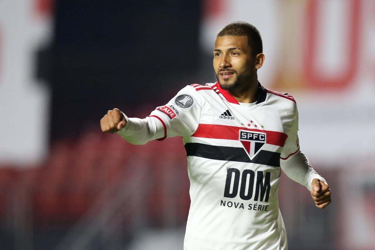 Joo Rojas - atacante do So Paulo