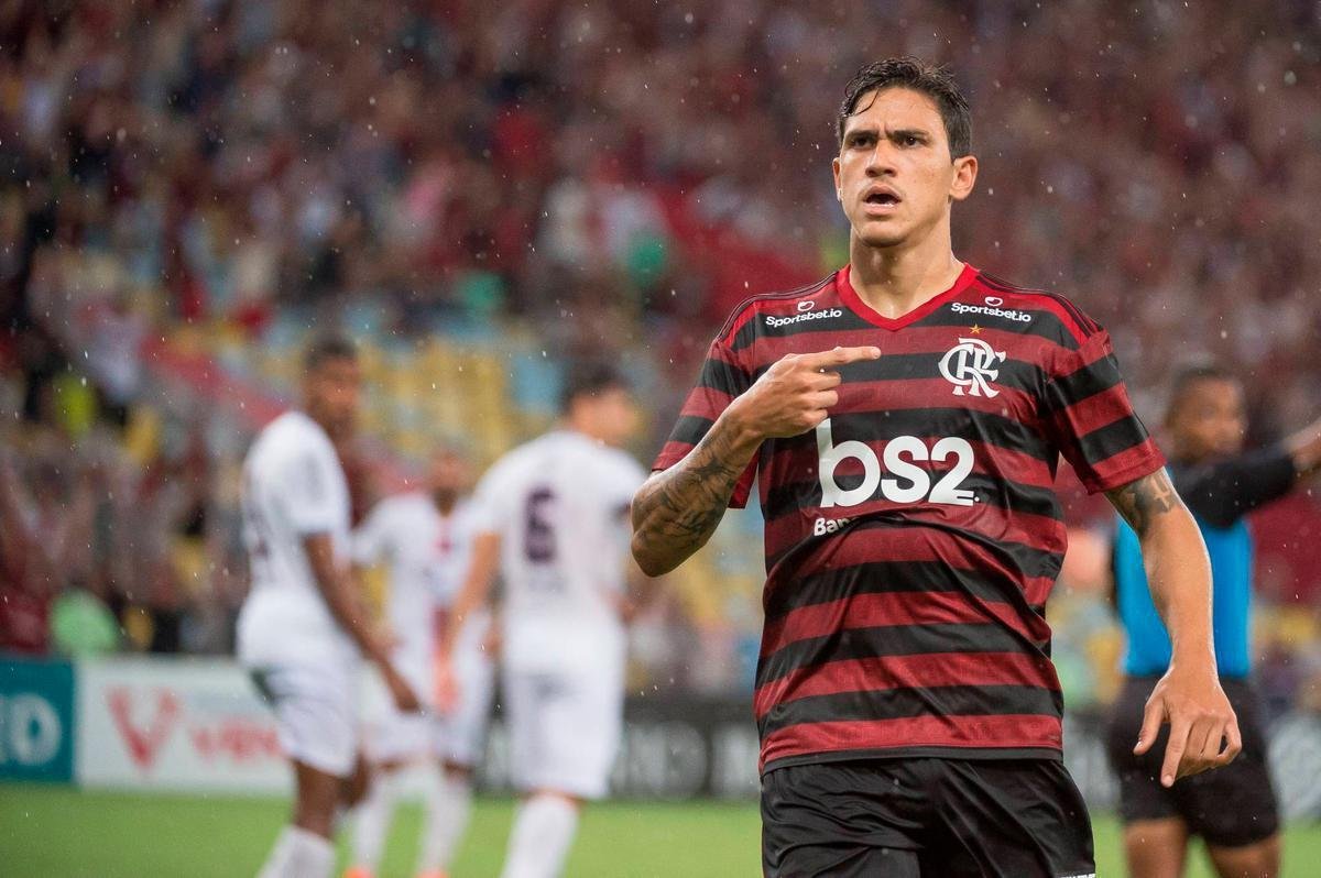 #13 Pedro, da Fiorentina-ITA para o Flamengo. O atacante brasileiro foi vendido por 14 milhões de euros.