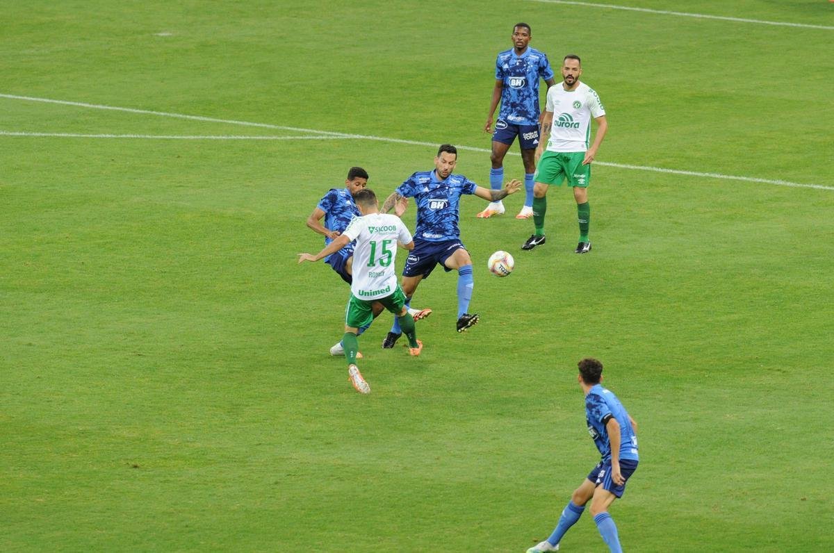 Fotos do duelo entre Cruzeiro e Chapecoense, no Mineiro, pela quarta rodada da Srie B