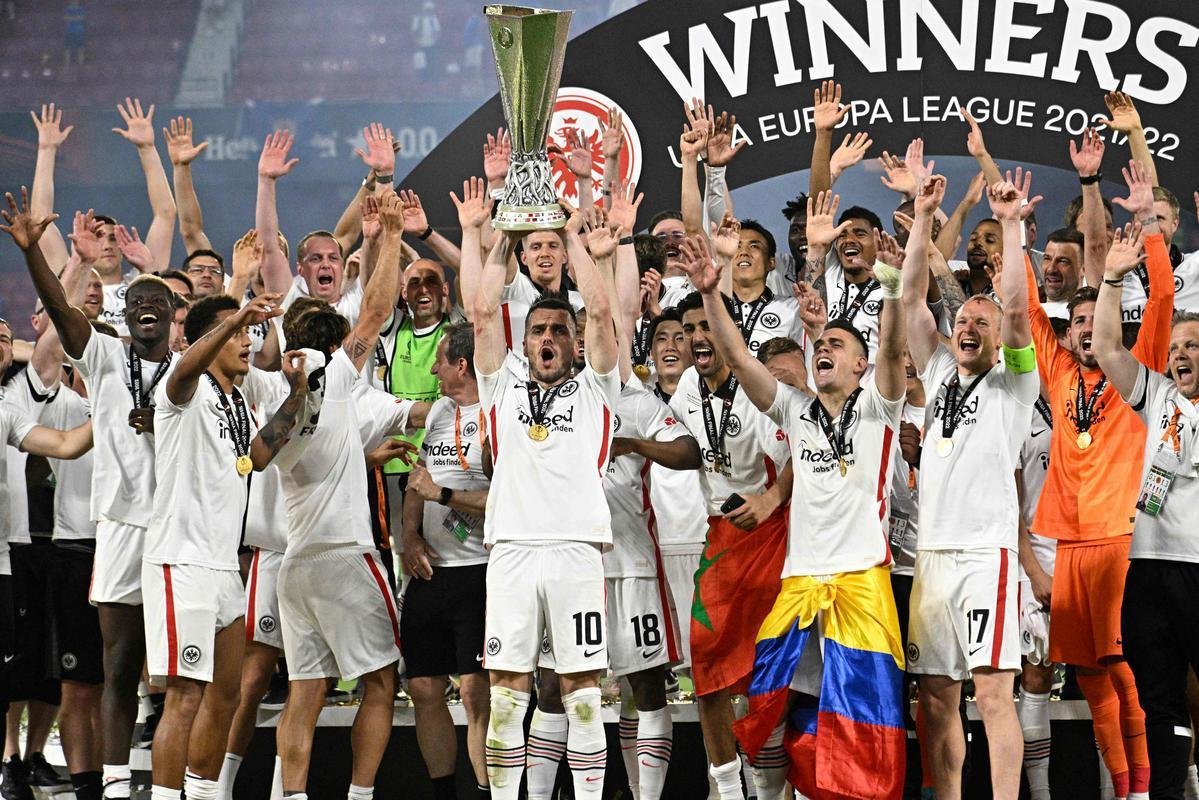 Eintracht bate o Rangers nos pnaltis, em Sevilla, e fatura a Liga Europa 