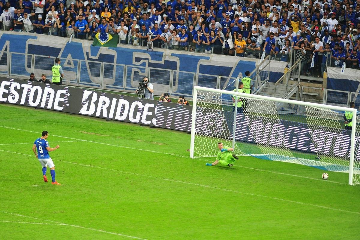 River derrotou Cruzeiro por 4 a 2 nos pnaltis, no Mineiro, e avanou s quartas de final da Libertadores