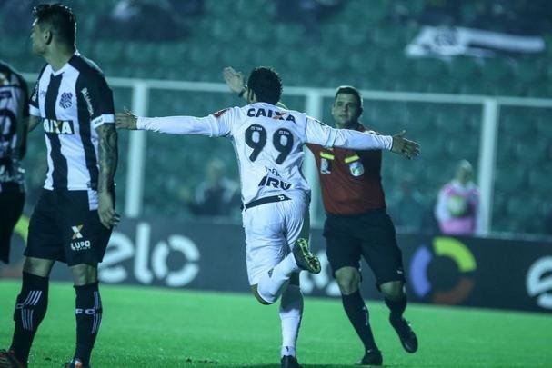 Em Florianópolis, Figueirense e Atlético empatam por 1 a 1