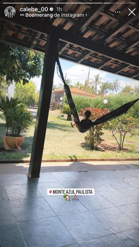 O meio-campista Calebe curtiu o primeiro dia de frias em Monte Azul Paulista, sua cidade natal em So Paulo.