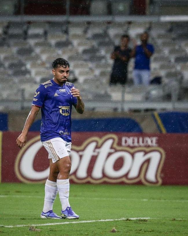 Matheus Bidu (lateral)