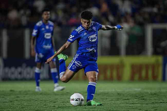 Fotos del partido entre Vila Nova y Cruzeiro, en Est