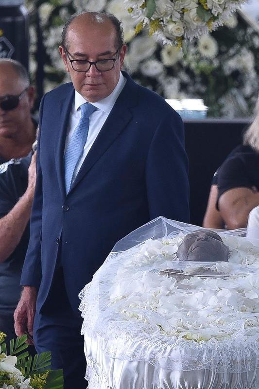 Corpo de Pel  velado na Vila Belmiro, estdio do Santos. 