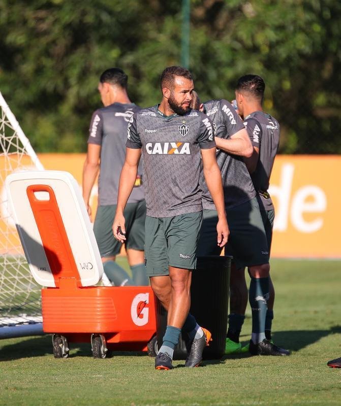 Jos Welison chegou com tudo ao Atltico. O volante no sentiu o peso da camisa e logo se tornou titular. O problema, entretanto, foi uma leso no menisco do joelho direito, que o obrigou a passar por cirurgia. Voltou aos gramados j no final da temporada. Internamente, o clube o trata como uma pea importante para 2019. Em 2018, foram 15 aparies com a camisa alvinegra. O suficiente para conquistar a confiana da torcida.