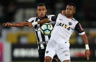 Lance de Botafogo x Atltico, jogo vlido pela 12 rodada do Campeonato Brasileiro