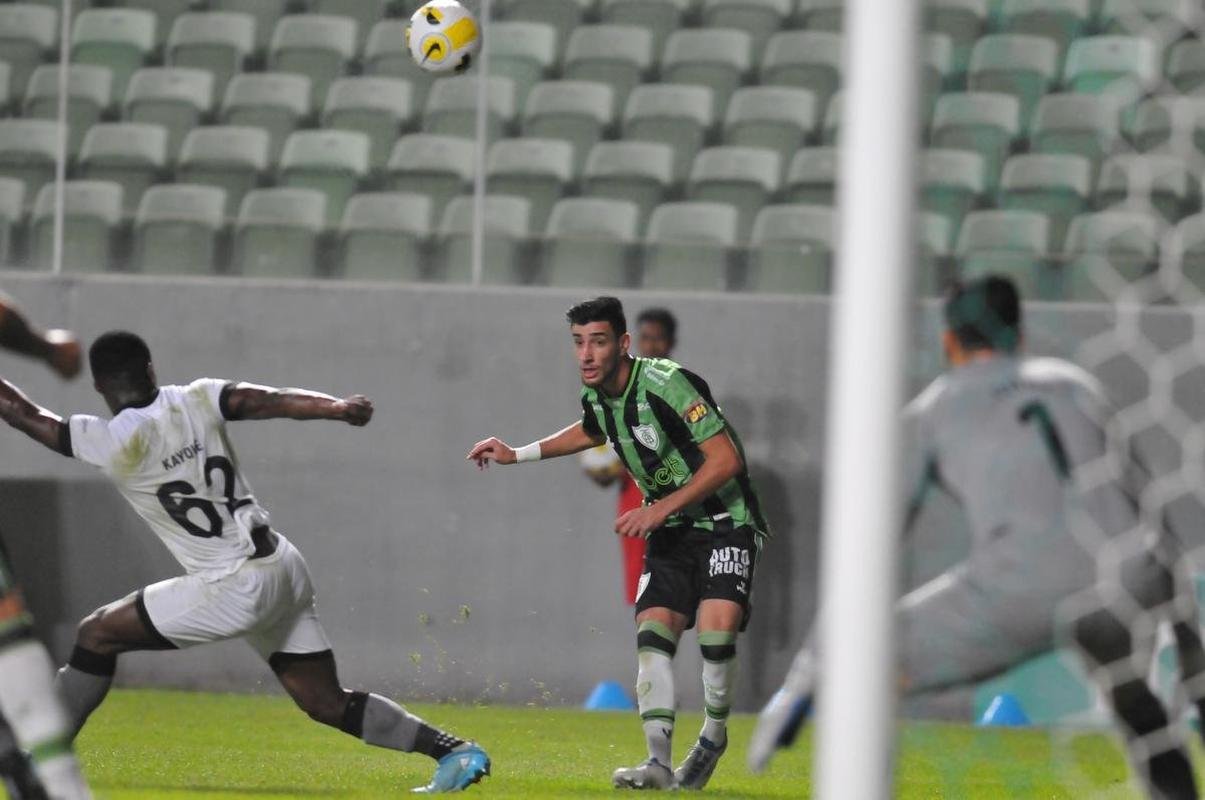 Fotos da vit�ria do Am�rica sobre o Botafogo, por 3 a 0, no Independ�ncia, em Belo Horizonte, pelas oitavas de final da Copa do Brasil. Wellington Paulista, Danilo Avelar e Al� marcaram os gols da vit�ria do Coelho no Horto