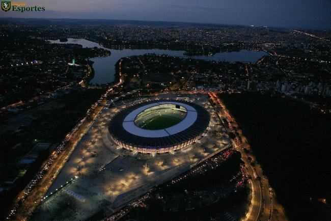 Em 2013, obras de modernizao concludas e estdio pronto para a Copa das Confederaes e, posteriormente, para a Copa do Mundo de 2014
