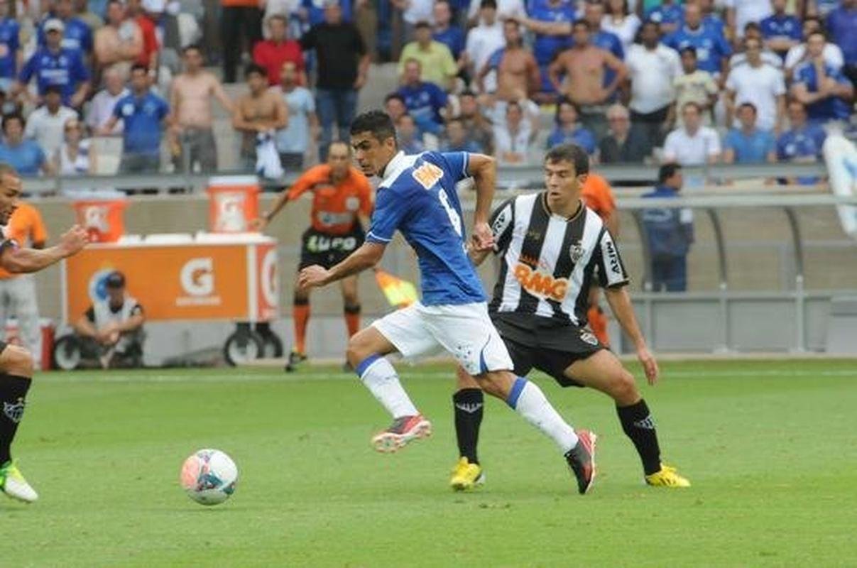 Fotos exclusivas do clssico entre Atltico e Cruzeiro na reabertura do novo Mineiro