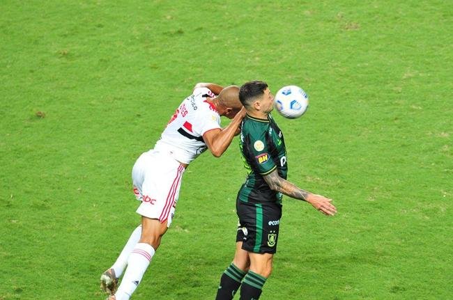 Fotos do jogo entre Amrica e So Paulo, no Independncia, em BH, pela ltima rodada do Campeonato Brasileiro de 2021