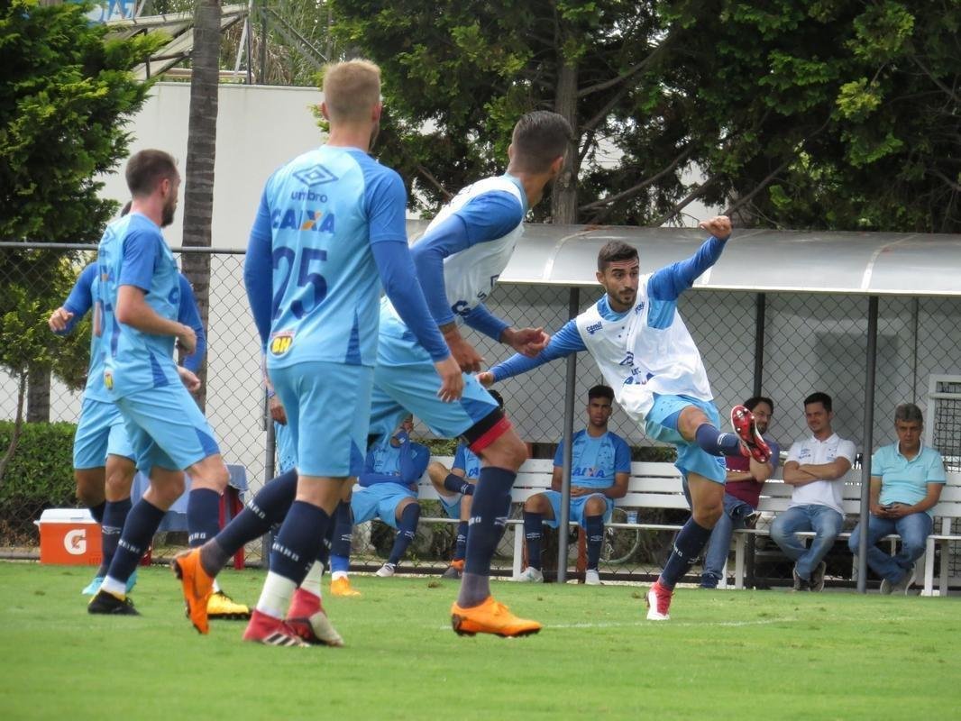 Fotos da reapresentao do Cruzeiro nesta segunda-feira (Matheus Adler/EM D.A Press)
