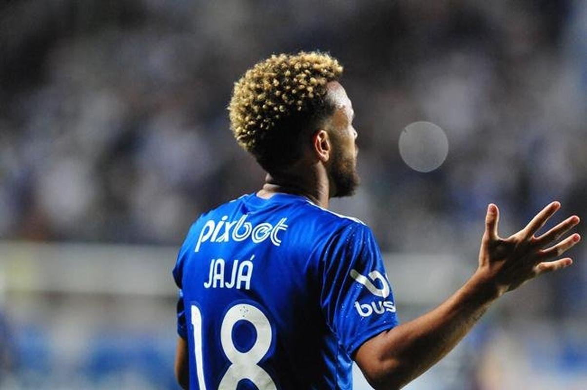 O Cruzeiro goleou o Nutico por 4 a 0 no Independncia, em Belo Horizonte, na 26 rodada da Srie B