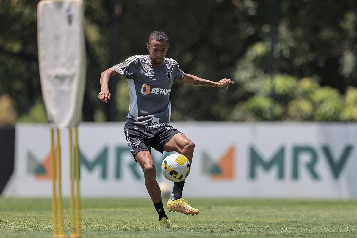 Fotos do treino do Atltico, que teve Hulk em campo 