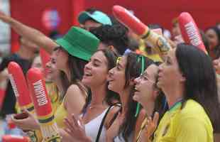 No Mineiro, torcedores assistem ao jogo entre Brasil x Srvia pela Copa do Mundo do Catar