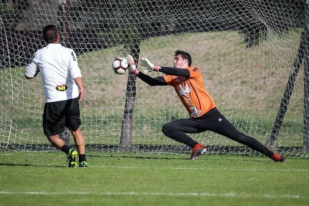 Nesta quarta-feira, Atlético treinou no centro de treinamento do Newell's Old Boys, em Rosário, visando à partida de ida da semifinal da Copa Sul-Americana, diante do Colón. O duelo será nesta quinta-feira, às 21h30, em Santa Fé, na Argentina.