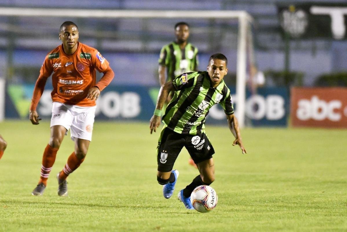 Amrica e Tupynambs se enfrentaram pela 3 rodada do Campeonato Mineiro