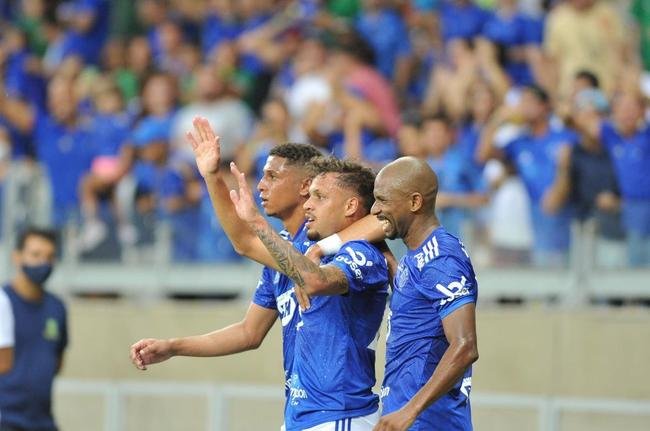 Fotos do jogo entre Cruzeiro e Pouso Alegre