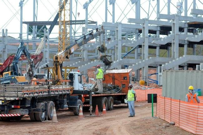 Arena MRV completa um ano de obras neste 20 de abril de 2021. Veja como est� o andamento da constru��o do est�dio do Atl�tico, que tem previs�o de ficar pronto em outubro de 2022. Ser�o 46 mil lugares, 2.333 vagas de estacionamento, 40 bares e 80 camarotes. O empreendimento fica no bairro Calif�rnia, em Belo Horizonte. (Fotos de Gladyston Rodrigues/EM/D. A Press)