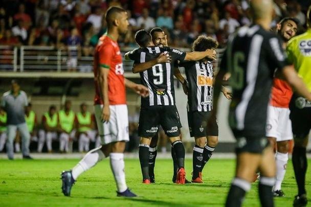Confira imagens do jogo em Varginha