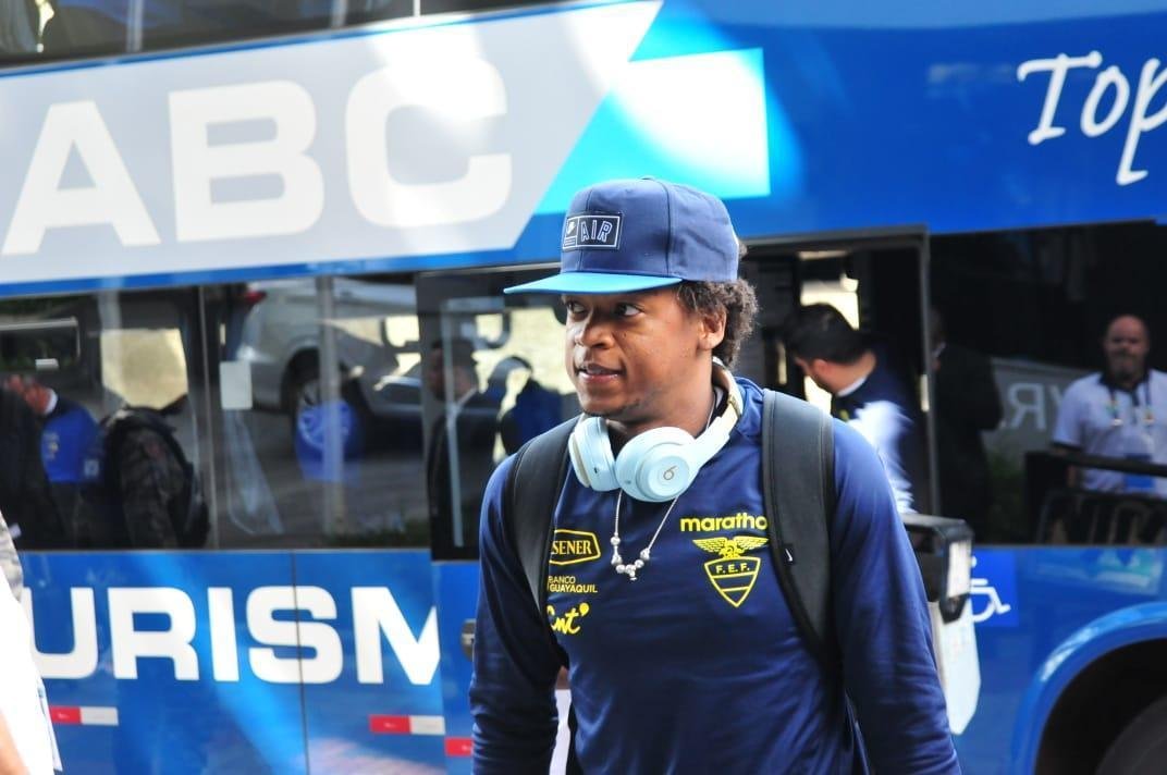 Delegao do Equador desembarcou nesta tera-feira em Belo Horizonte, onde estrear na Copa Amrica