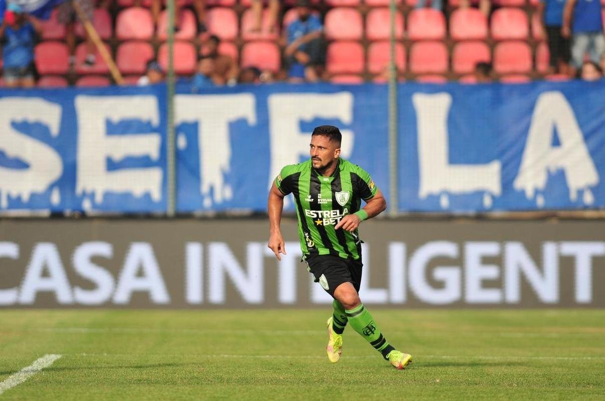 Cruzeiro e Amrica se enfrentaram na Arena do Jacar, em Sete Lagoas, pelo jogo de ida da semifinal do Campeonato Mineiro