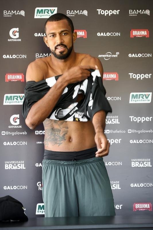 Imagens da apresentao de Maicon Bolt no Atltico