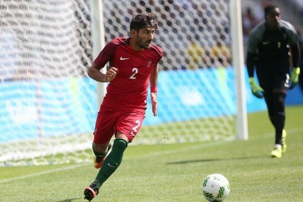 Portugal e Arglia empataram por 1 a 1 no Mineiro. Resultado fez os lusitanos avanarem s quartas de final em primeiro. Honduras passou em segundo. Surpreendentemente, Argentina est eliminada dos Jogos do Rio j na primeira fase do futebol masculino 