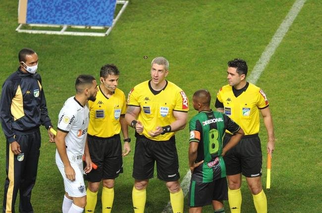 Fotos do jogo entre Amrica e Atltico