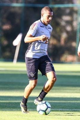 Galo afia pontaria em treino para melhorar nmeros no Brasileiro