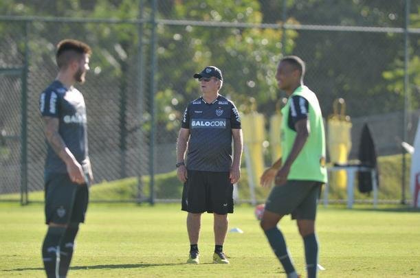 Veja fotos do treino do Atltico