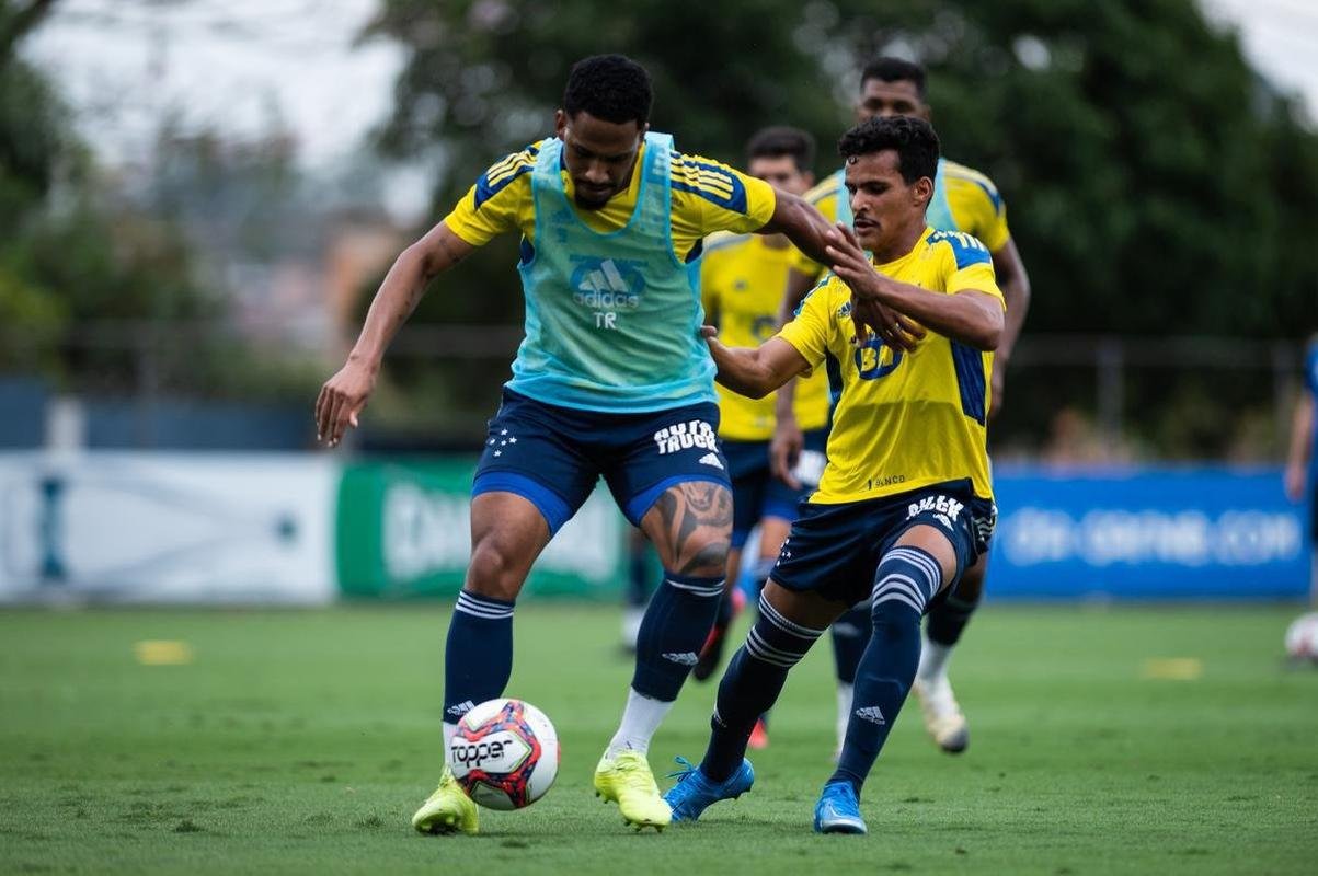 Fotos do treino do Cruzeiro desta segunda-feira (18/10)
