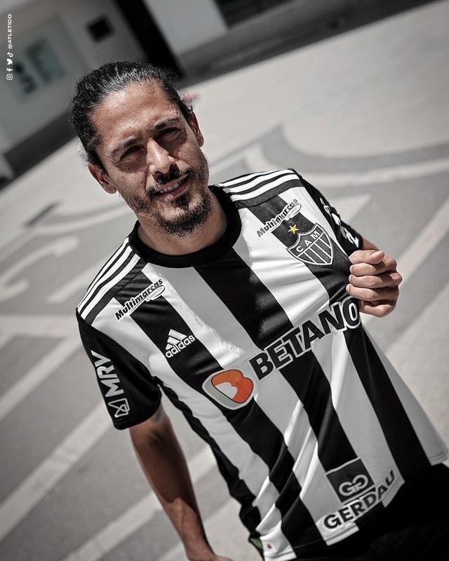 Atltico anunciou o zagueiro uruguaio Mauricio Lemos