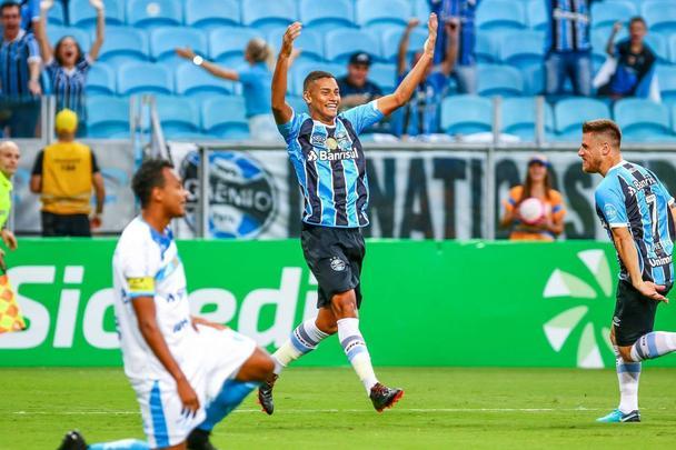 Thonny Anderson (Grêmio) - Jogos: 31 / Gols: 5 - O jovem atacante, de 20 anos, foi emprestado ao Grêmio por uma temporada. Houve cessão de 30% dos direitos como taxa de vitrine. Inicialmente, ficaria entre os juniores e a equipe profissional. O bom desempenho do atacante fez o técnico Renato Gaúcho dar mais oportunidades a Thonny Anderson, que fez 31 jogos e marcou 5 gol. Os gaúchos têm opção de compra.