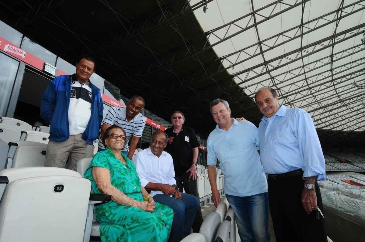 Superesportes reuniu a torcedora cruzeirense Delila de Almeida Patrocnio, de 103 anos, com os heris do ttulo de 1966 Neco, Evaldo, Dirceu Lopes, Natal, Raul Plassmann e Procpio