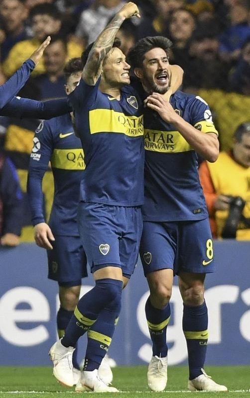 Zrate comemora gol do Boca Juniors sobre o Cruzeiro no primeiro tempo 