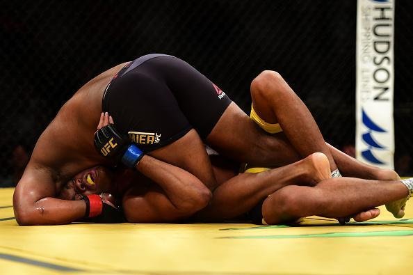 Fotos da derrota de Anderson Silva para Daniel Cormier no UFC 200